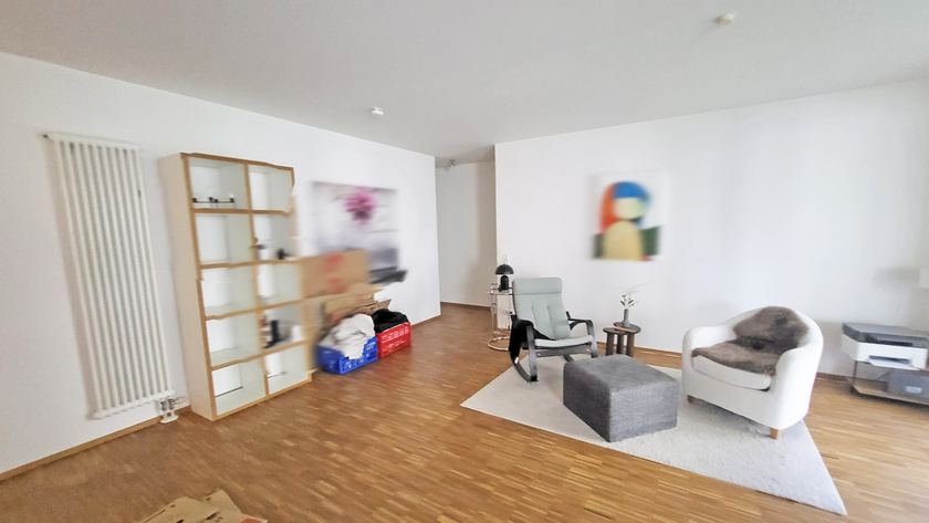 Geräumiges Wohnzimmer