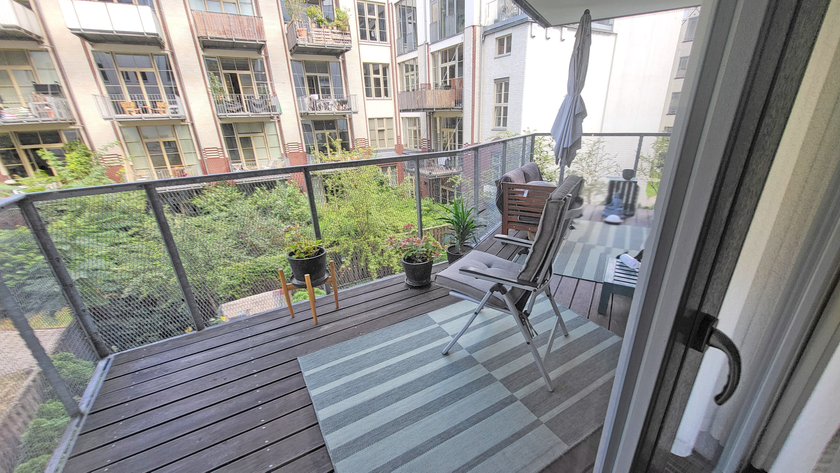 Toller, großer Balkon
