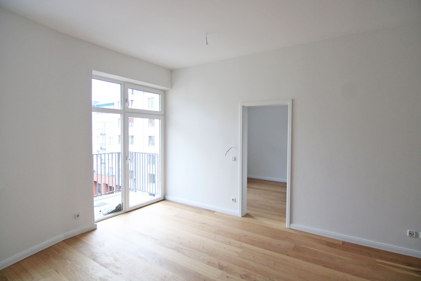 Wohnzimmer mit off. Küche