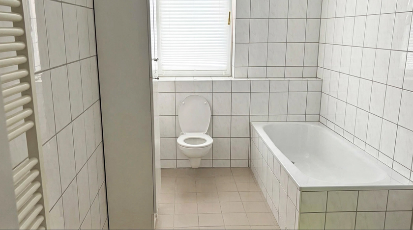 Tageslichtbad mit Wanne + Du
