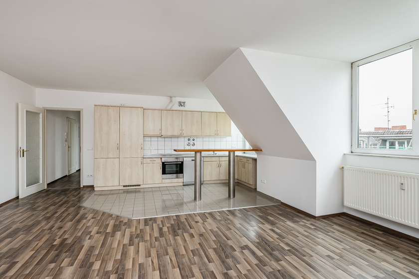 Gr. Wohnzimmer/offene Küche